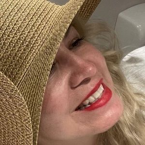 Meet your Posher, Egna